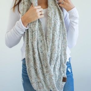 Multicolored knit scarf 💕